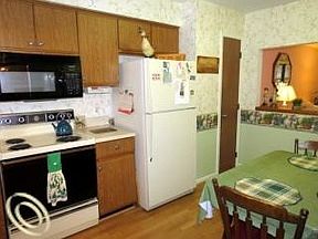 5th image of 12291 Cambridge Blvd
