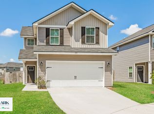 135 Sugarberry Cir, Hinesville, GA 31313