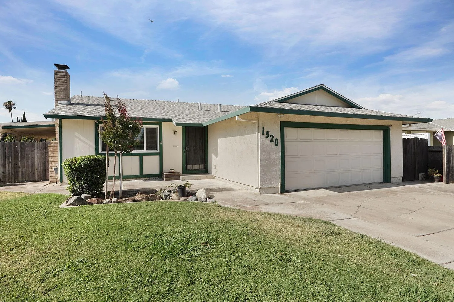 1520 Lynch Dr photo 1