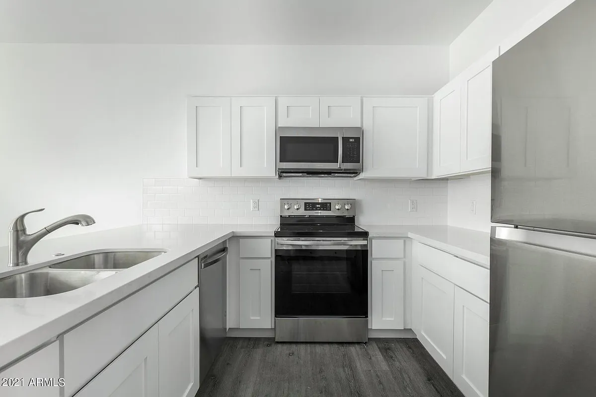 Building Photo - 917 S 5th Ave #2
