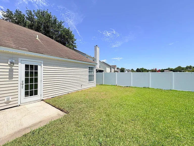 465 Live Oak Walk — Photo 28