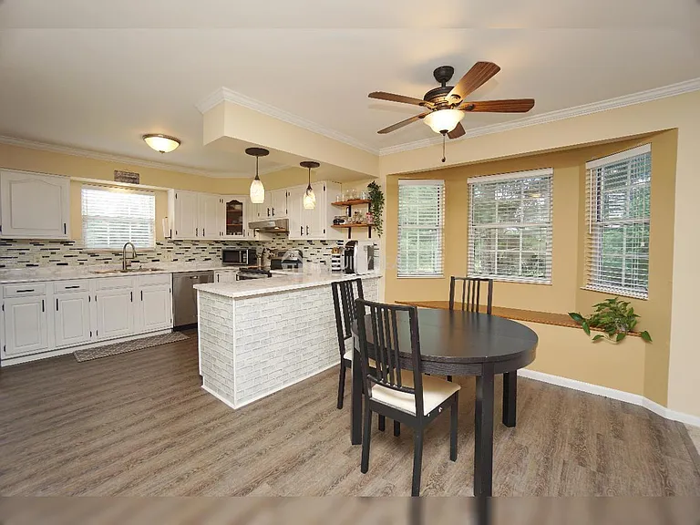 6275 Hummingbird Dr — Photo 4