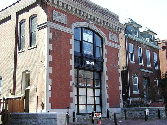 2nd image of 912 Allen Ave #B