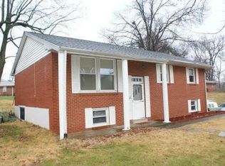 17 Birch Dr, Belleville, IL