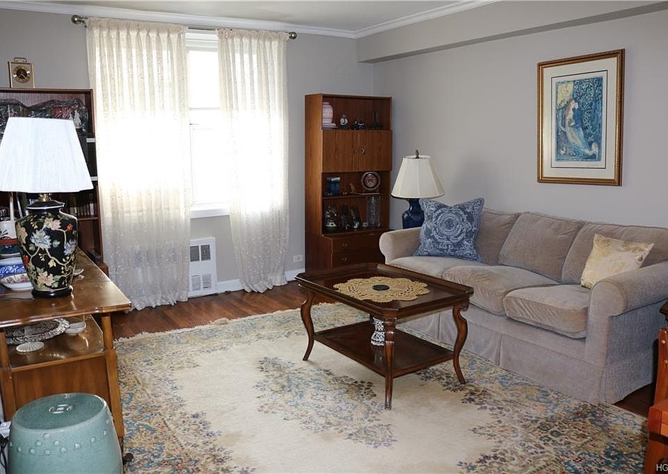 1st image of 1 Oakridge Pl APT 2B