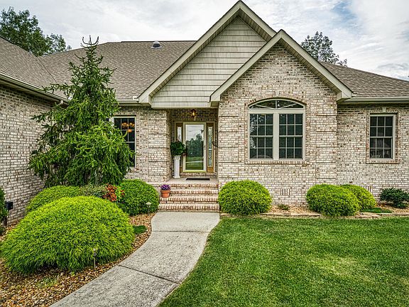 2nd image of 12 Ironwood Ct