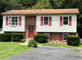 1868 Harvard Rd, Waynesboro, VA 22980