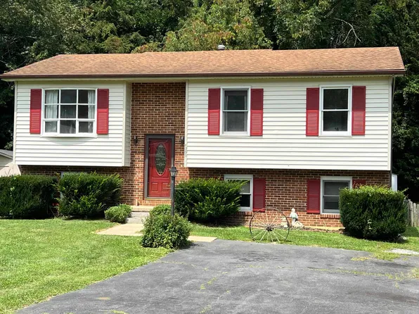 1868 Harvard Rd, Waynesboro, VA 22980