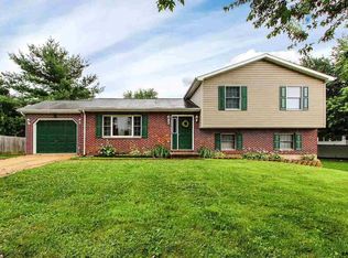 3 Garden Ln, Hanover, PA 17331