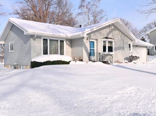 1072 Mitchell Dr, Faribault, MN 55021