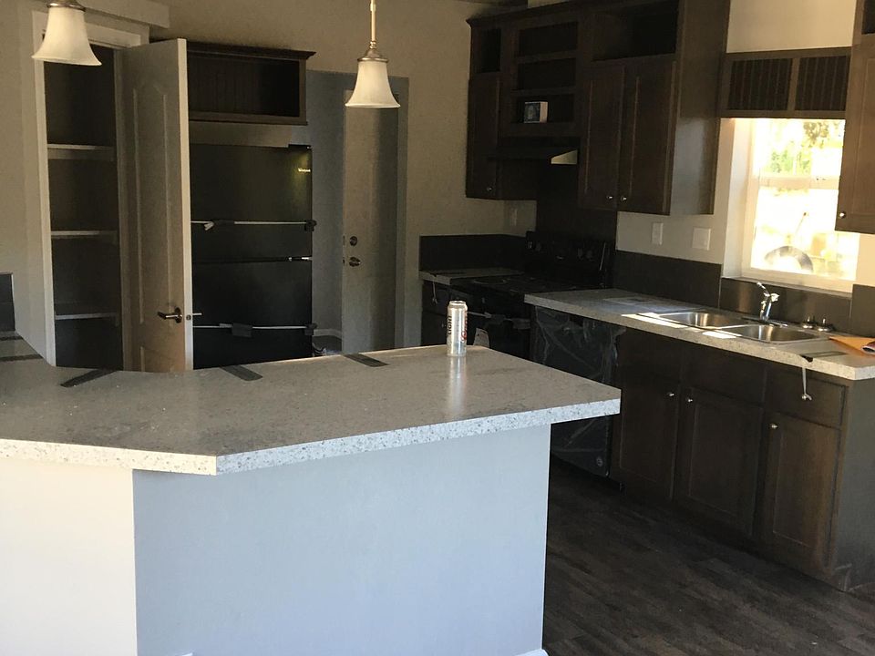 2nd image of 519 Broadway Ave