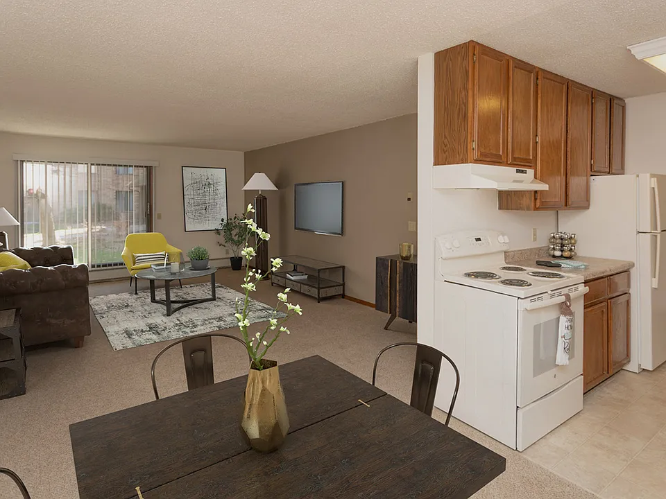 Up to 1,221 square feet of living space!