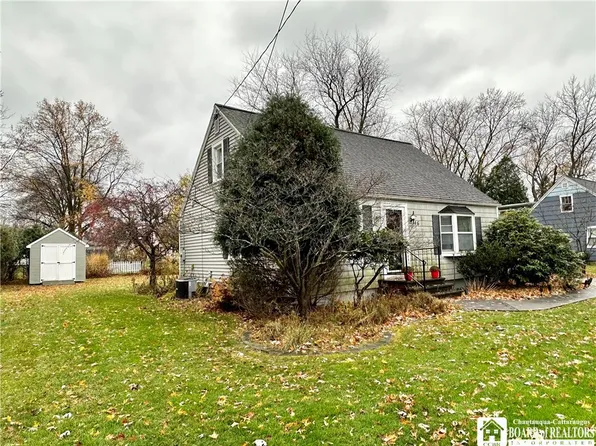 46 Holmes Pl, Fredonia, NY 14063