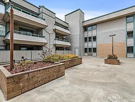3rd image of 2077 Washington Ave APT 301