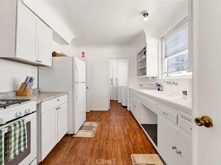 4343 Laurel Canyon Blvd — Photo 9
