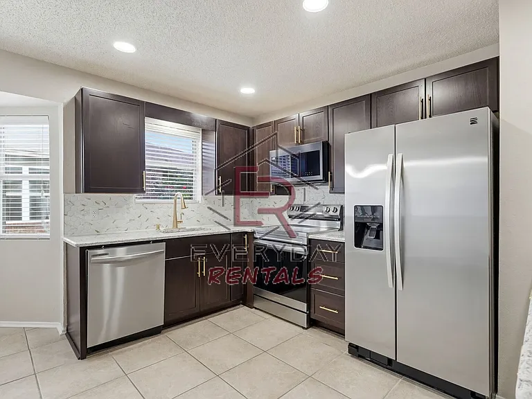 3005 Thoroughbred Dr — Photo 6