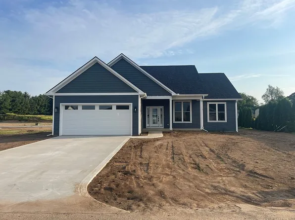 390 E Country Ln, Shipshewana, IN 46565