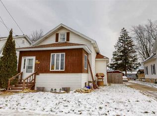 1822 Oregon St, Oshkosh, WI 54902