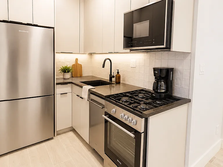 305 E 75th St #29 — Photo 5
