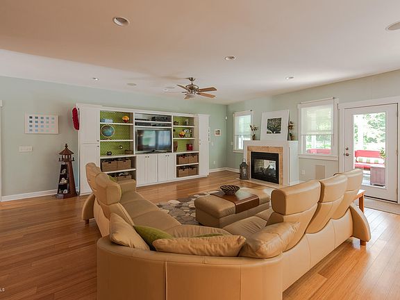 5th image of 10142 Whispering Cove SE