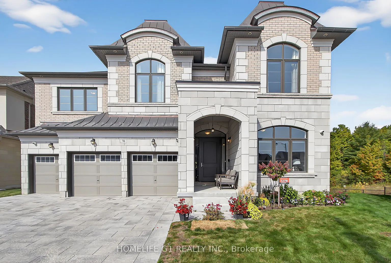 70 Appleyard Ave photo 1