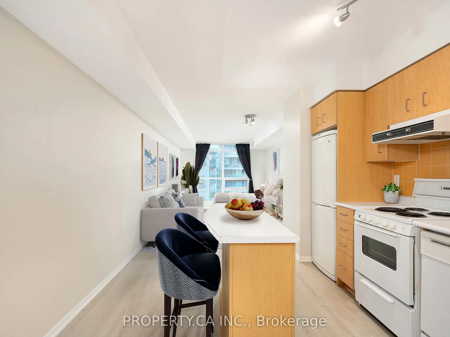 Studio, $2,100 — Photo 4