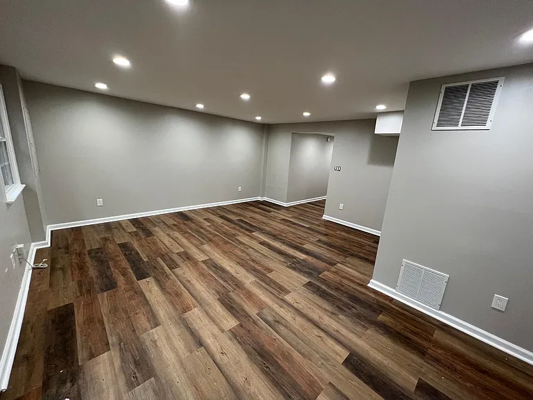 5748 Yellowrose Ct — Photo 18