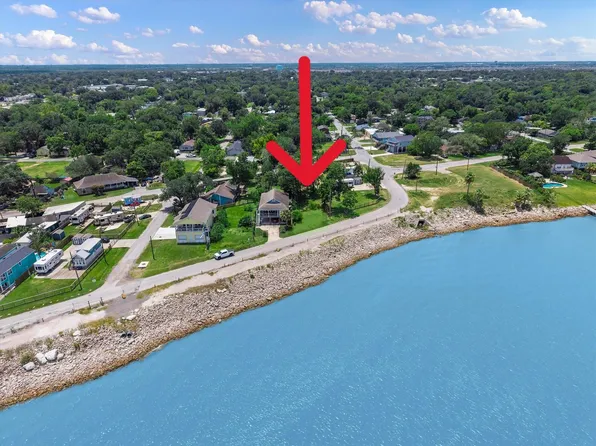 4306 Boulevard St, Bacliff, TX 77518