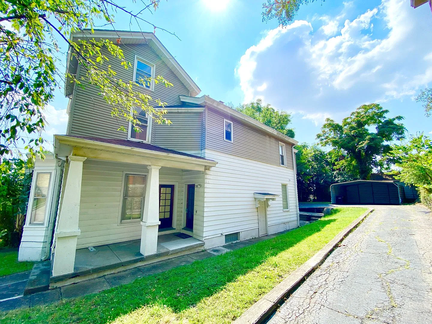 5 Bed/2 Bath Seconds From UC Main Campus Only $675/pp ($3375/mo) — Photo 2