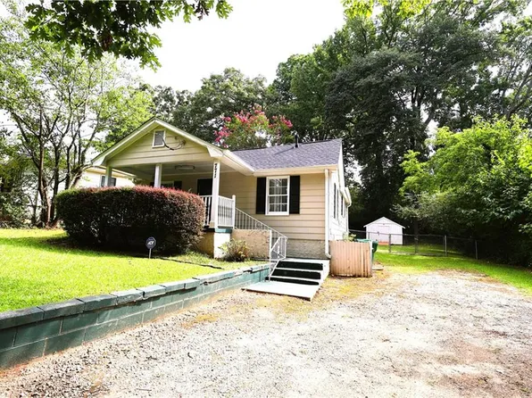 771 McLendon Dr, Scottdale, GA 30079