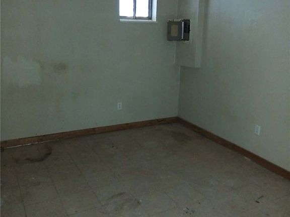 3rd image of 4902 Raven Dr