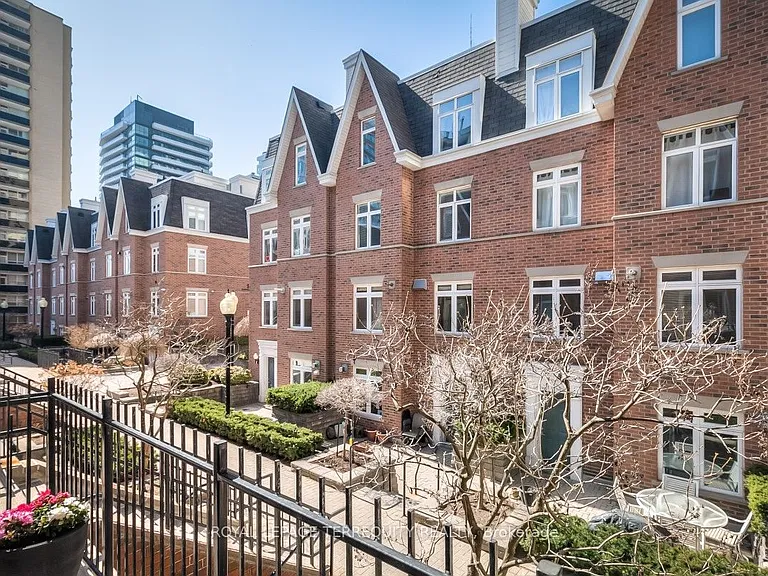 106 Redpath Ave #18 — Photo 25