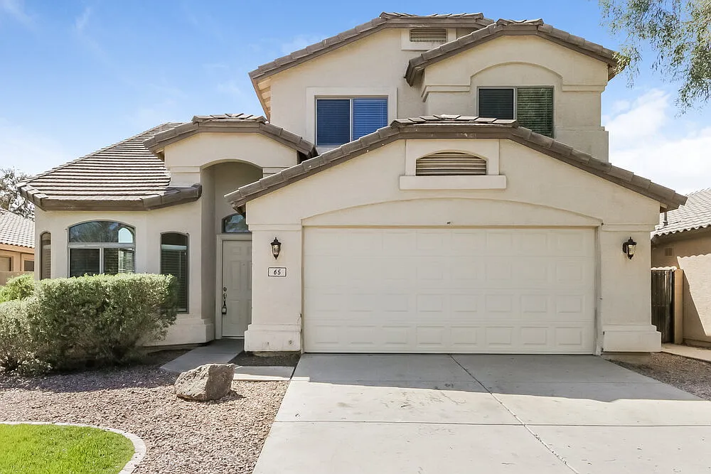 4 bed, 2.5 bath, 2109 sqft, $2,265 — Photo 1
