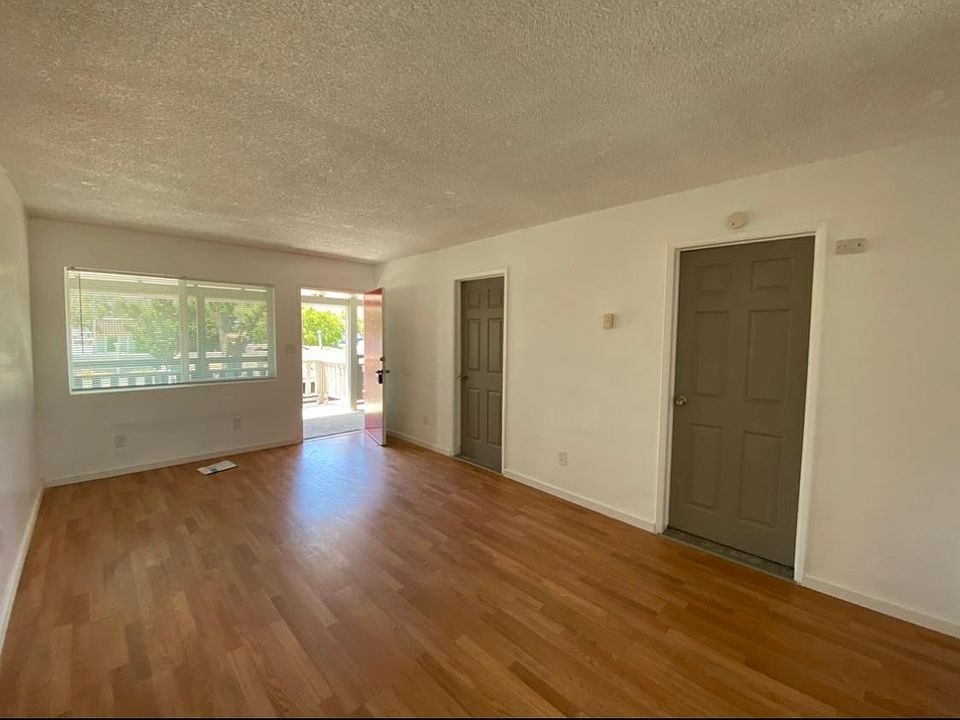 1st image of 1040 E Grand Ave #1040