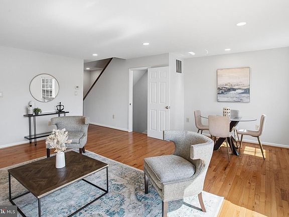 3rd image of 5251 Spring Branch Blvd