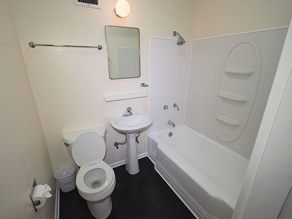 5th image of 515 W Olympic Pl APT 106