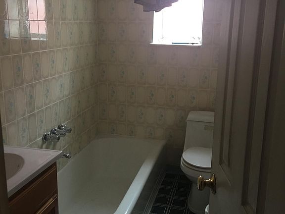 3rd image of 75 Avenue U #4