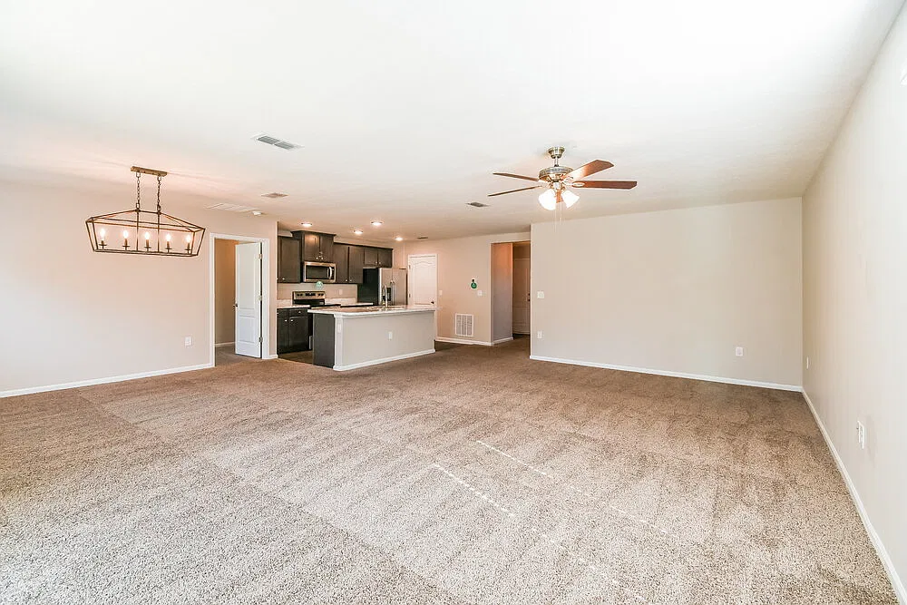 3 bed, 2.0 bath, 1714 sqft, $2,080 — Photo 4