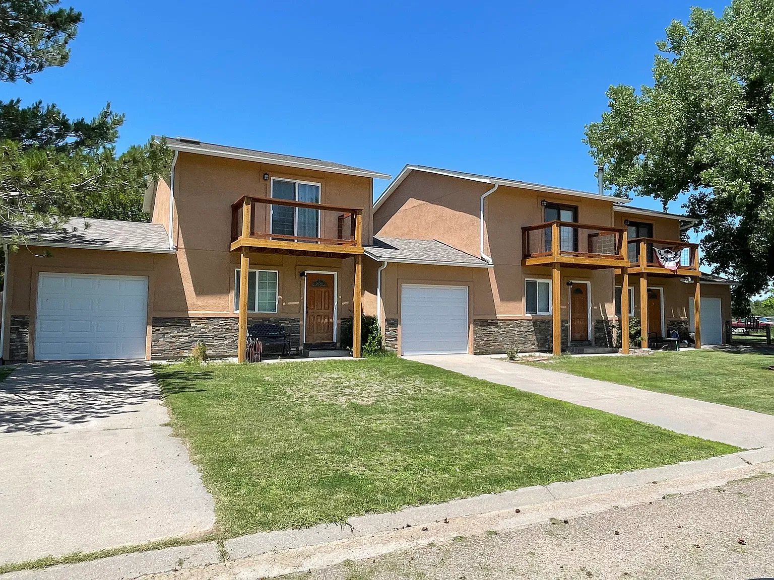 206 Terrace Dr — Photo 1