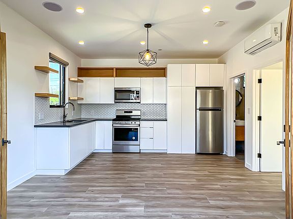 4th image of 4818 Bamford Pl