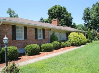 1396 Girard Dr, Graymoor Devondale, KY 40222