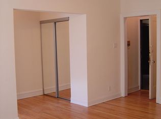 1004 Main St APT 2D, Evanston, IL 60202