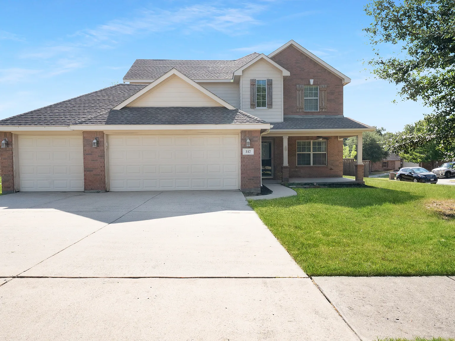 4 bed, 2463 sqft, $3,000 — Photo 3