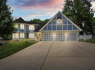2201 NW Timberline Dr, Blue Springs, MO 64015