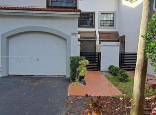 3535 Magellan Cir #52S, Miami, FL 33180