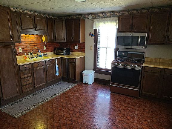 Spacious Kitchen!