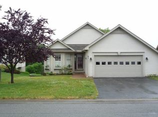 67 Muirwoods Ln, Rochester, NY 14622