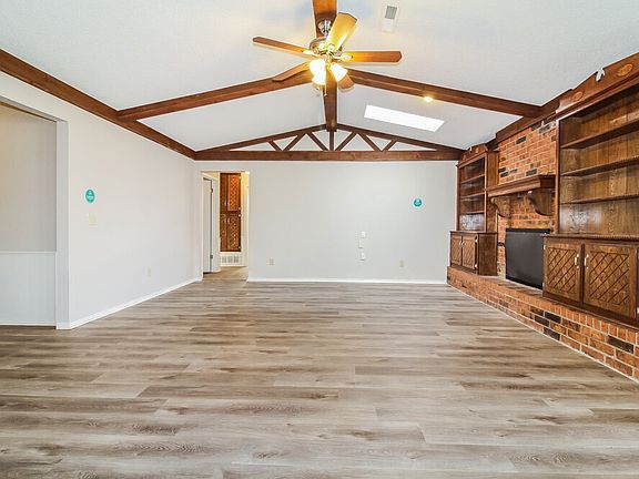 3rd image of 1519 Hollow Oak Dr