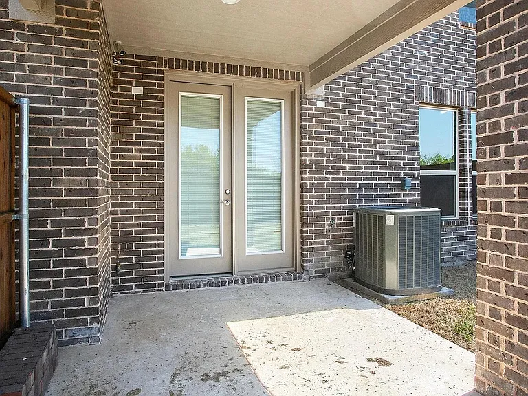 5529 Liberty Dr — Photo 23