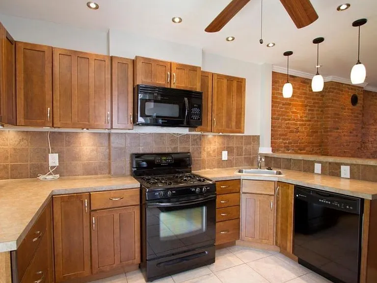 412 W Frederick St — Photo 6